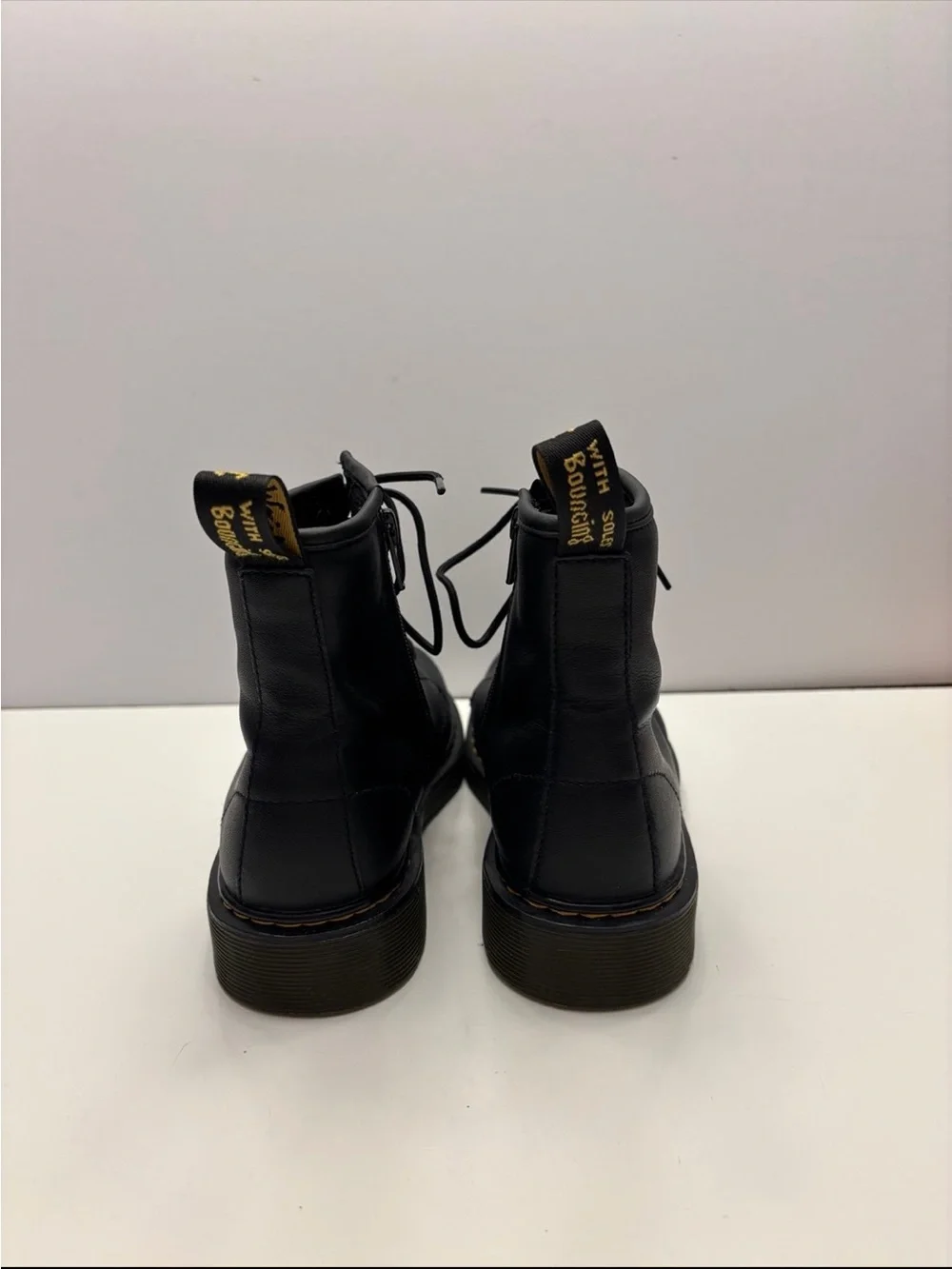 Dr.Martens 1460 boots Juniors size 4
